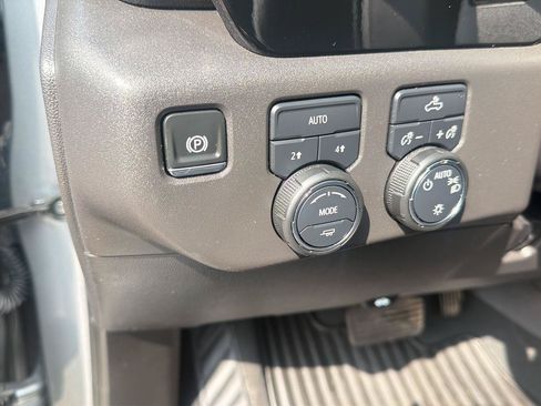 Used 2024 Chevrolet Silverado 1500 LT AWD/4WD image 13