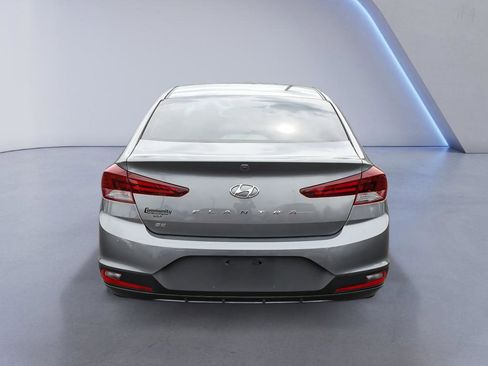 Used 2019 Hyundai Elantra SE FWD image 5
