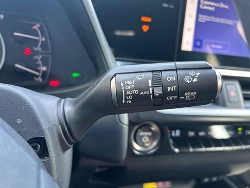 Certified 2023 Lexus UX 250h FWD w/ Accessory Package (Z1) image 21