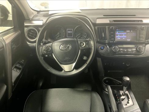 Used 2018 Toyota RAV4 XLE image 17