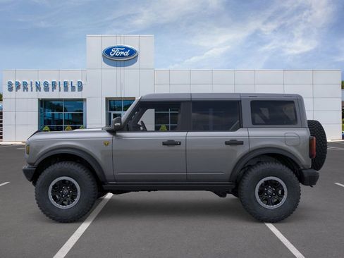 New 2025 Ford Bronco Badlands image 3