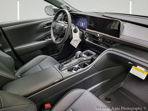 New 2026 Toyota Crown Platinum image 23