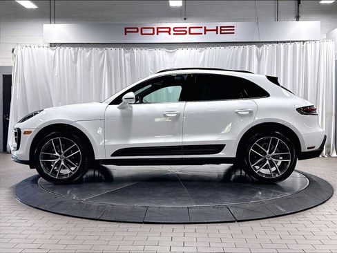 Used 2026 Porsche Macan AWD/4WD image 2