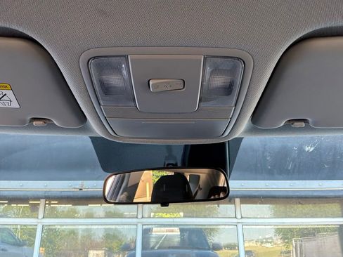 Used 2025 Kia Soul LX w/ LX Technology Package FWD image 14