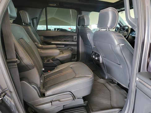Used 2024 Ford Expedition Max Platinum AWD/4WD image 2