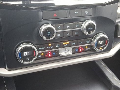 Used 2022 Ford Expedition Max XLT image 17