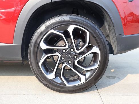 Used 2025 Chevrolet Trax RS w/ Driver Confidence Package FWD image 36