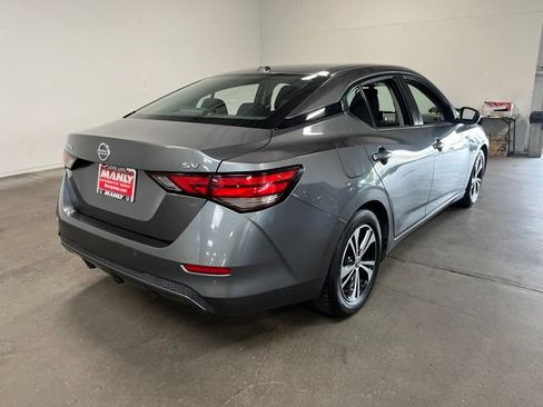 Used 2022 Nissan Sentra SV FWD image 3