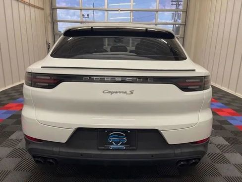 Used 2022 Porsche Cayenne S AWD/4WD image 4