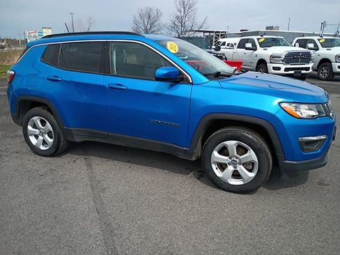 Used 2020 Jeep Compass Latitude w/ Cold Weather Group AWD/4WD image 4