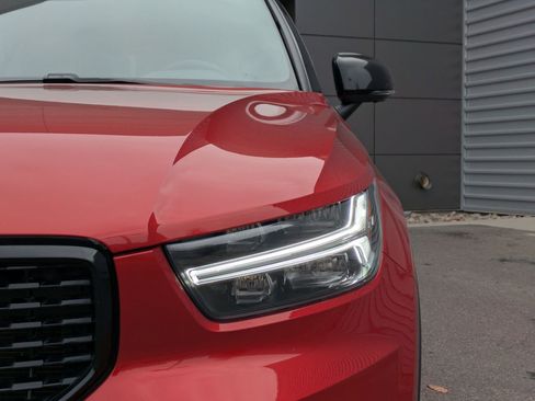 Used 2022 Volvo XC40 T5 R-Design w/ Advanced Package image 10