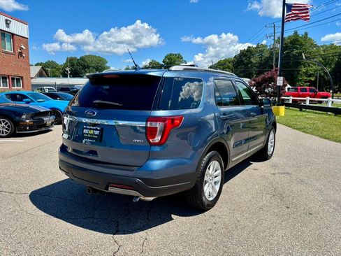 Used 2019 Ford Explorer XLT w/ Equipment Group 202A AWD/4WD image 8
