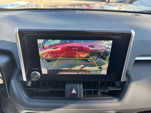 Used 2025 Toyota RAV4 LE image 17