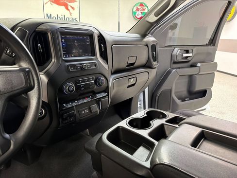 Used 2024 Chevrolet Silverado 2500 Custom w/ Custom Value Package AWD/4WD image 28