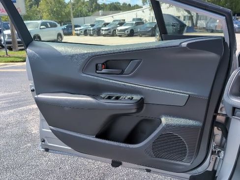 Used 2025 Toyota Prius LE FWD image 23