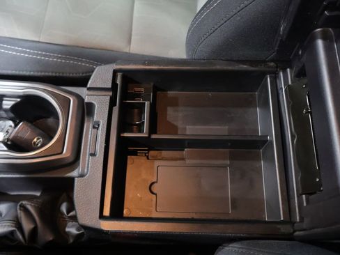 Used 2023 Toyota Tacoma TRD Sport w/ Technology Package image 31