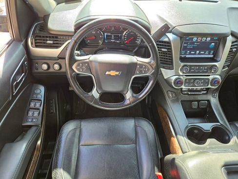 Used 2018 Chevrolet Suburban LT image 9