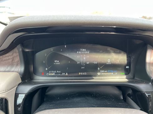 Used 2021 Lincoln Aviator Grand Touring w/ Equipment Group 301A image 7