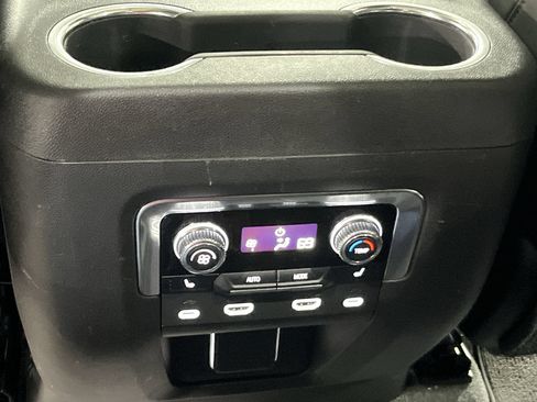 Used 2021 GMC Yukon XL AT4 w/ AT4 Premium Plus Package AWD/4WD image 22