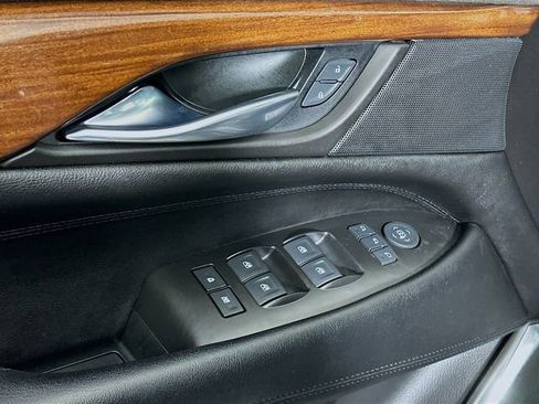 Used 2016 Cadillac Escalade Luxury image 18