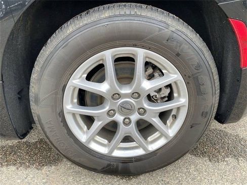 Used 2023 Chrysler Pacifica Touring-L image 18