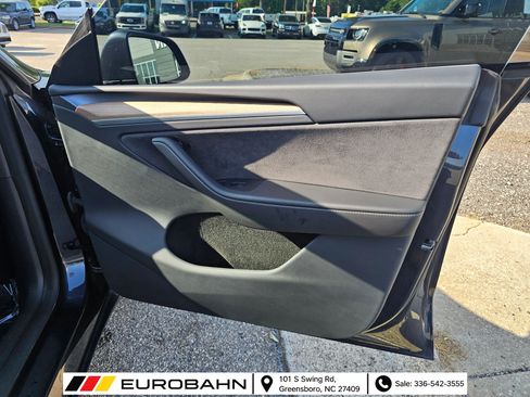 Used 2024 Tesla Model Y Long Range AWD/4WD image 27