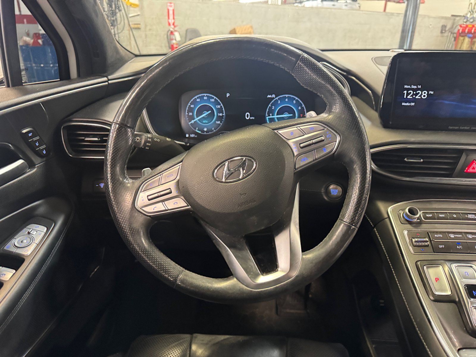 Used 2023 Hyundai Santa Fe Calligraphy FWD image 9