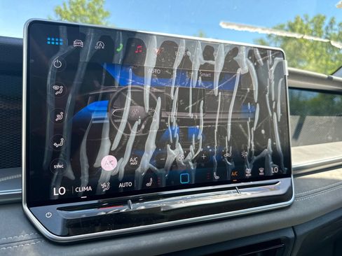 New 2026 Volkswagen Tiguan SE AWD/4WD image 16