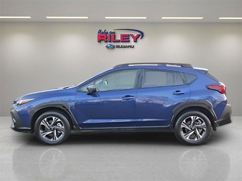 Certified 2025 Subaru Crosstrek 2.0i Premium image 2
