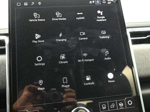 New 2026 GMC Sierra EV Elevation image 15