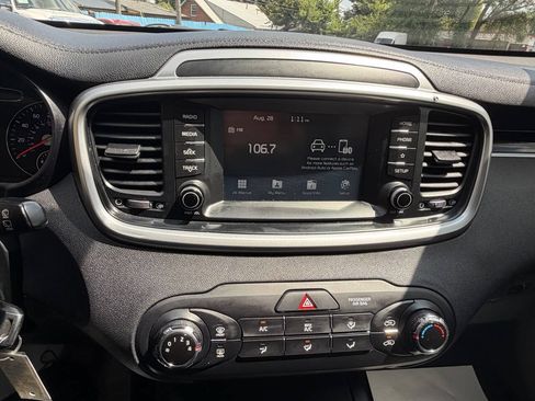 Used 2020 Kia Sorento FWD V6 image 22