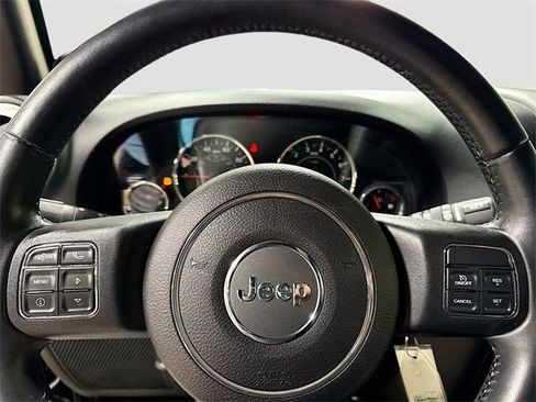 Used 2013 Jeep Wrangler Unlimited Rubicon w/ Dual Top Group image 13