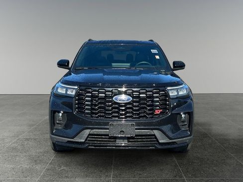 Used 2025 Ford Explorer ST AWD/4WD image 3