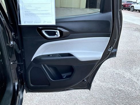 Used 2025 Jeep Compass Limited AWD/4WD image 18