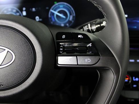 Certified 2025 Hyundai Elantra SEL image 22