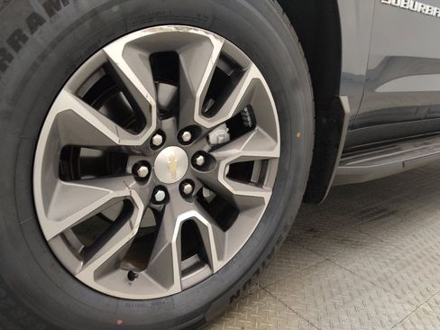 Used 2021 Chevrolet Suburban LS w/ Driver Alert Package image 31