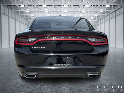Used 2022 Dodge Charger SXT w/ Leather Interior Group RWD image 4