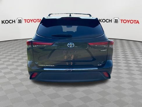 Used 2023 Toyota Highlander XLE AWD/4WD image 7