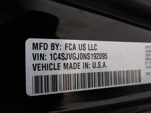 Used 2022 Jeep Grand Wagoneer Series III AWD/4WD image 42
