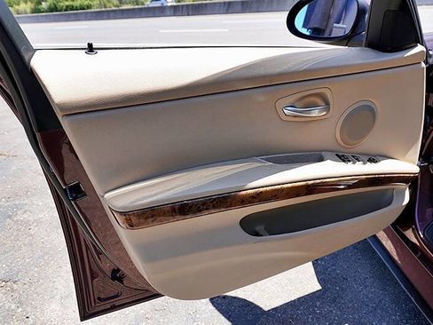 Used 2006 BMW 325i Sedan image 26