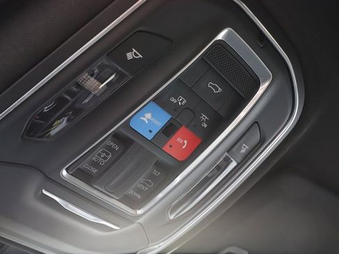 New 2025 Jeep Grand Cherokee 4WD image 37