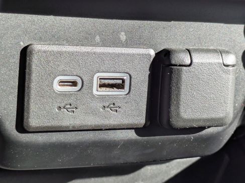 Used 2021 Chevrolet Silverado 1500 LT Trail Boss w/ Convenience Package II image 26