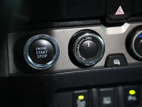 Used 2021 Toyota Tacoma TRD Sport w/ Technology Package AWD/4WD image 25