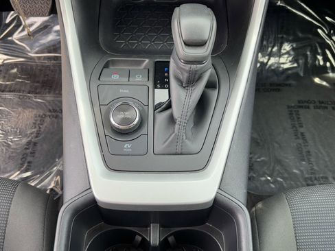 Used 2025 Toyota RAV4 LE image 27