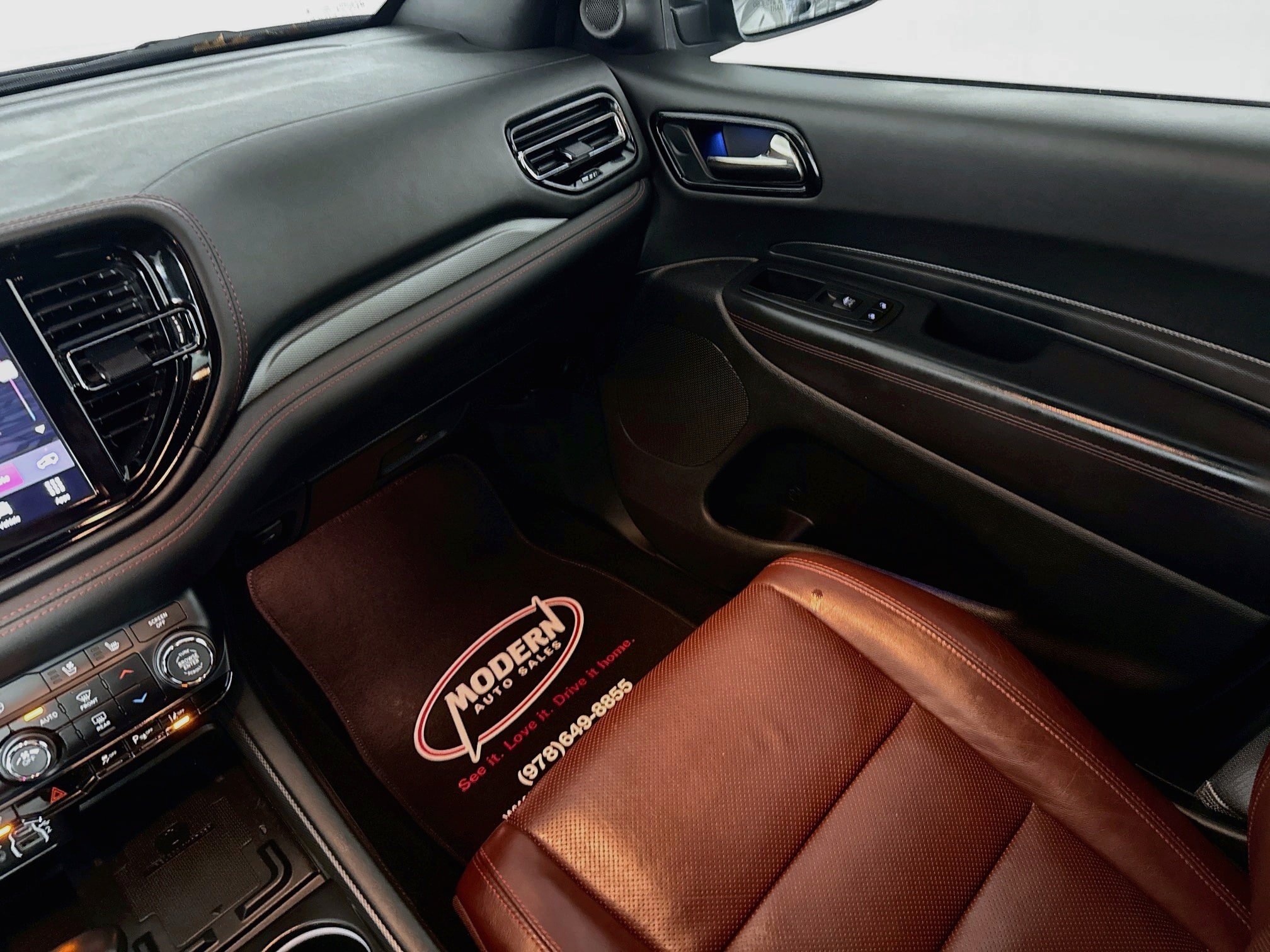 Used 2023 Dodge Durango GT AWD/4WD image 35