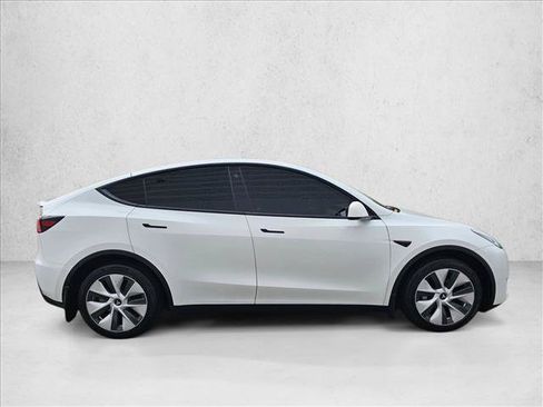 Used 2023 Tesla Model Y Long Range AWD/4WD image 4