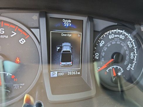 Used 2021 Toyota Tacoma SR w/ SR Convenience Package RWD image 22