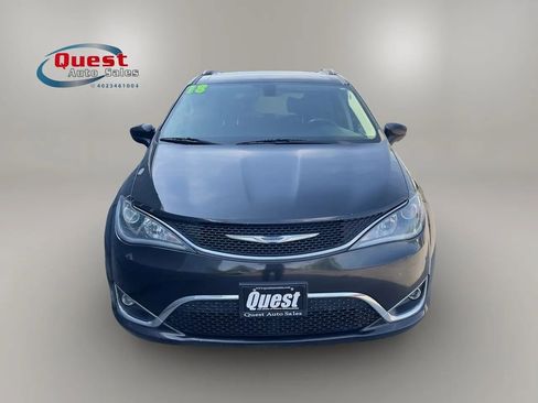 Used 2018 Chrysler Pacifica Touring-L Plus FWD image 7