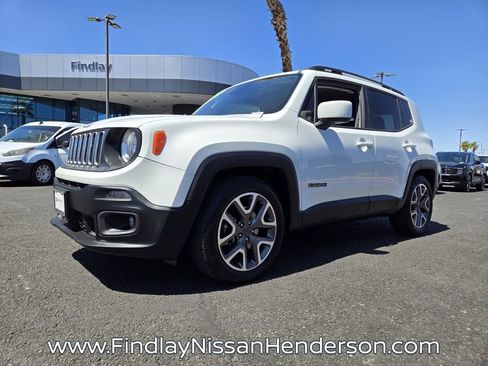 Used 2018 Jeep Renegade Latitude FWD image 2