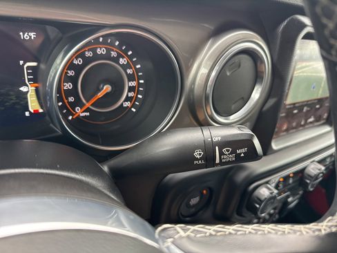 Used 2020 Jeep Gladiator Overland image 15